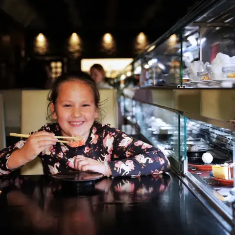 Fedezd fel Ázsia ízeit a Wasabi Running Sushi & Wok étteremben (Szépvölgyi út)