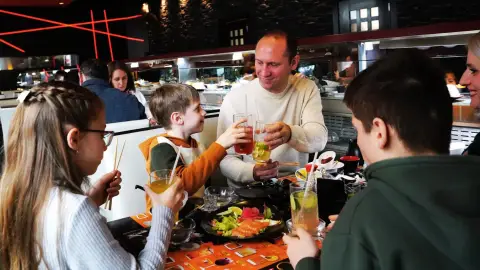 Ázsiai ízutazás Anyával: Korlátlan fogyasztás a Wasabiban! (MOM Park) 9