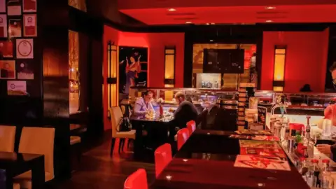 Ázsiai ízkavalkád kettesben a Wasabi Running Sushi & Wok étteremben (Podmaniczky u.) 6