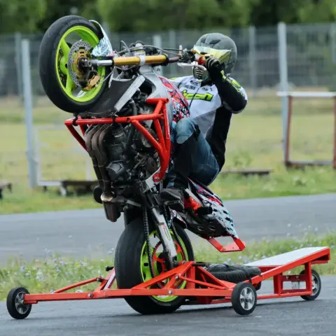 Motoros egykerekezés képzés Budapesten – Egy kerék, végtelen szabadság!