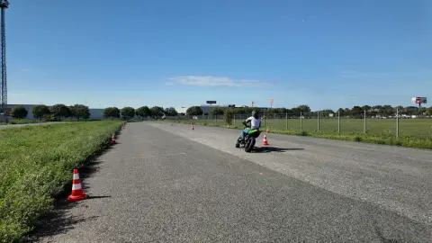 Motoros vezetéstechnikai tréning Budapesten – Nem csak kezdőknek! 2