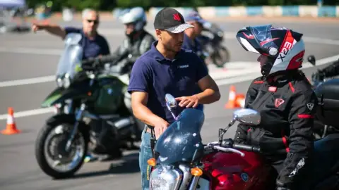 Motoros vezetéstechnikai tréning Budapesten – Nem csak kezdőknek! 5