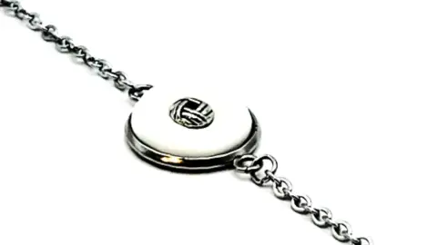 Porcelán kitűző- és karkötőkészítő workshop Budapesten – 2 alkalom 1