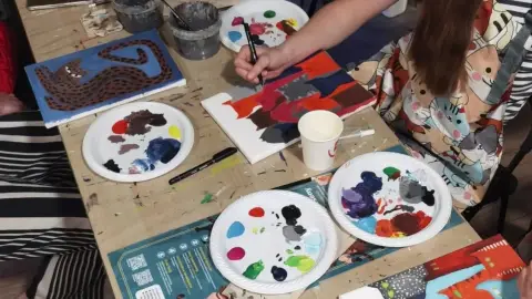 Akril élményfestés cicákkal - Workshop 9