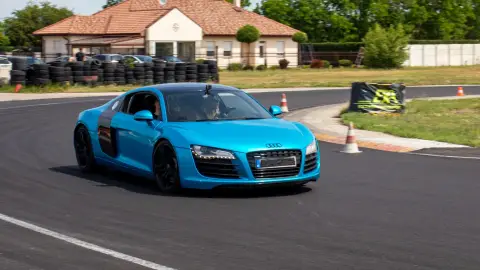 Audi R8 élményautózás gyerekeknek a Kakucs Ring versenypályán 1