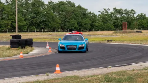 Audi R8 élményautózás gyerekeknek a Kakucs Ring versenypályán 36