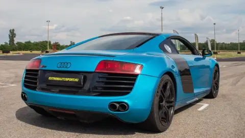 Audi R8 élményautózás gyerekeknek a Kakucs Ring versenypályán 12