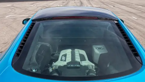 Audi R8 élményautózás gyerekeknek a Kakucs Ring versenypályán 24