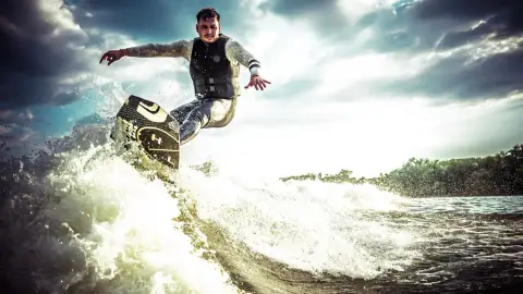 Wakesurf & Wakeboard élmény a Dunán a Super Air Nautique G23 fedélzetén 5