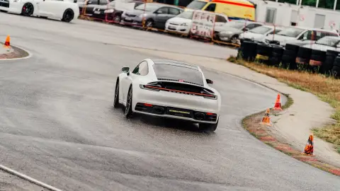 Tripla élménycsomag: Ferrari + Audi + Porsche élményvezetés a Kakucs Ringen! 18