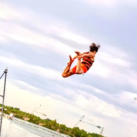 SLIP & FLY óriás élménycsúszda a Lupa Beachen – 5 csúszás!