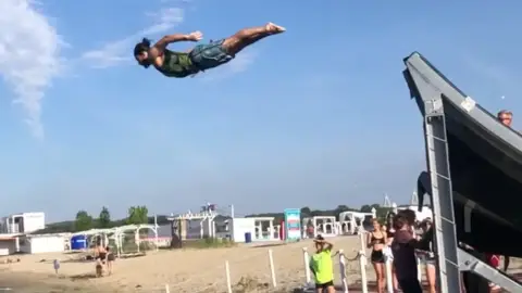SLIP & FLY óriás élménycsúszda a Lupa Beachen – Korlátlan csúszás! (Napi jegy) 10