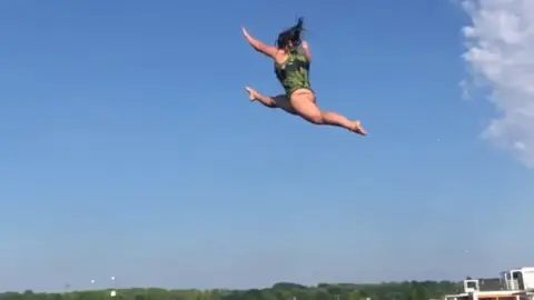 SLIP & FLY óriás élménycsúszda a Lupa Beachen – Korlátlan csúszás! (Napi jegy) 1