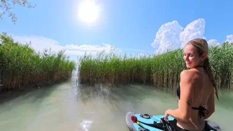 Páros E-Surf élmény Balatonaligán – Keltsétek életre a hullámokat együtt! 11