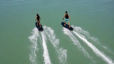 Páros E-Surf élmény Balatonaligán – Keltsétek életre a hullámokat együtt! 1