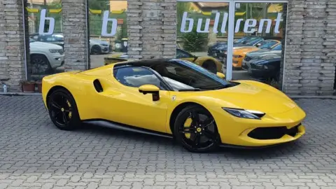 Ferrari 296 GTS – közúti élményvezetés Budapestről indulva 1