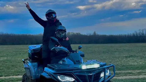 Quadulj meg Apával! – Apa-Fia quad kaland Üllőn, a repülők alatt 6