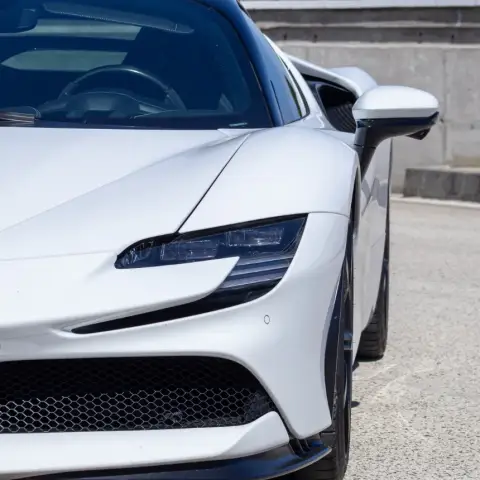 Ferrari SF90 Stradale élményautózás utasként a Kakucs Ringen