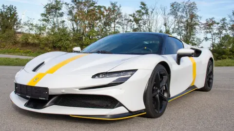1000 lóerős Ferrari SF90-nel élményautózás utasként a Kakucs Ringen 26