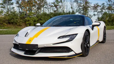 1000 lóerős Ferrari SF90-nel élményautózás utasként a Kakucs Ringen 4