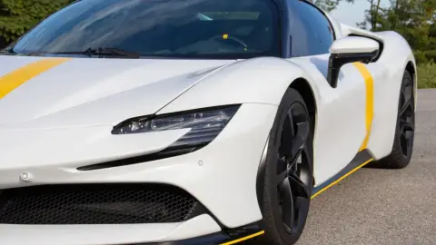 1000 lóerős Ferrari SF90-nel élményautózás utasként a Kakucs Ringen 7