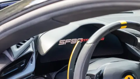 1000 lóerős Ferrari SF90-nel élményautózás utasként a Kakucs Ringen 9