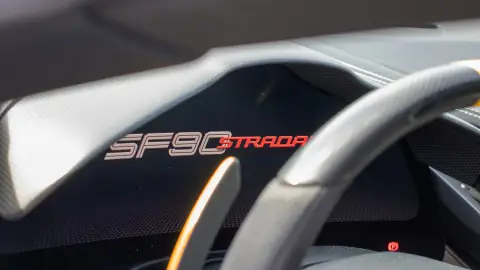 1000 lóerős Ferrari SF90-nel élményautózás utasként a Kakucs Ringen 10