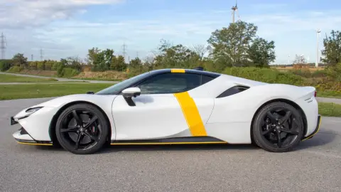 1000 lóerős Ferrari SF90-nel élményautózás utasként a Kakucs Ringen 12