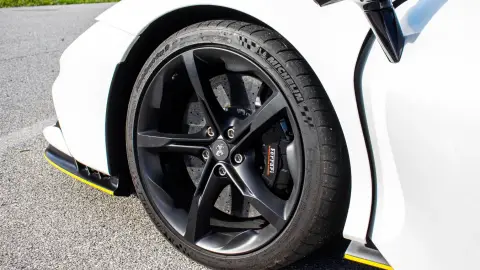 1000 lóerős Ferrari SF90-nel élményautózás utasként a Kakucs Ringen 13