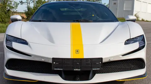 1000 lóerős Ferrari SF90-nel élményautózás utasként a Kakucs Ringen 16