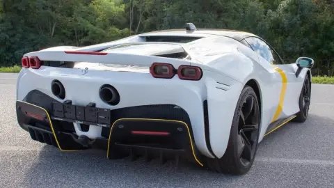 1000 lóerős Ferrari SF90-nel élményautózás utasként a Kakucs Ringen 23