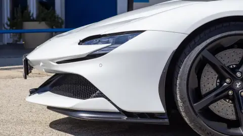 Ferrari SF90 Stradale élményvezetés a Kakucs Ringen 3