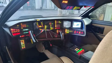 Knight Rider legendája visszatér: 15 perces KITT élményvezetés Tahitótfalun! 2