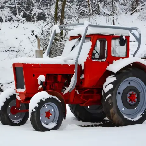 Traktor élményvezetés a MultiShoot City Élményparkban