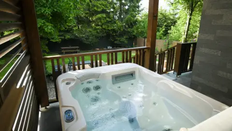 Kettesben az erdő ölelésében: 2 éjszakás romantikus elvonulás jacuzzival a Galyatetőn 20