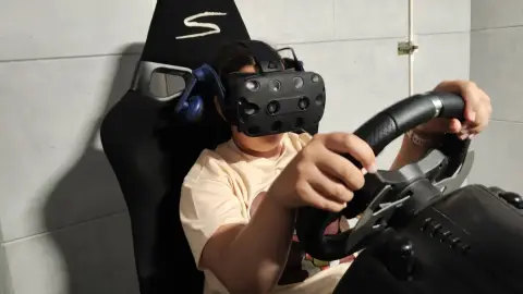 VR Autószimulátor Kapuváron – Versenyzői izgalmak a virtuális versenypályán! 7
