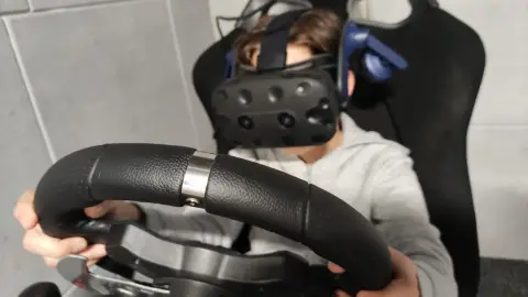 VR Autószimulátor Kapuváron – Versenyzői izgalmak a virtuális versenypályán! 3