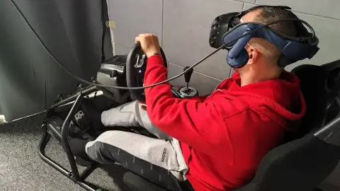 VR Autószimulátor Kapuváron – Versenyzői izgalmak a virtuális versenypályán! 6