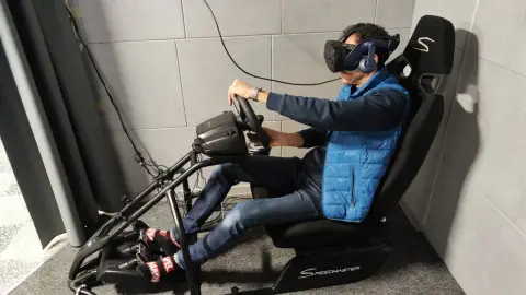 VR Autószimulátor Kapuváron – Versenyzői izgalmak a virtuális versenypályán! 4