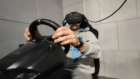 VR Autószimulátor Kapuváron – Versenyzői izgalmak a virtuális versenypályán! 8