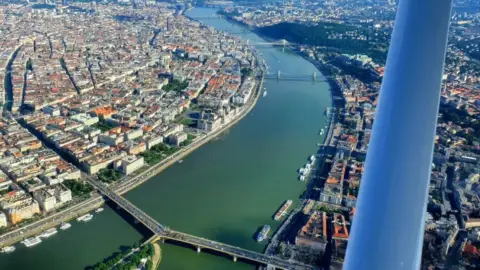 45 perces sétarepülés – Budapest és a Dunakanyar madártávlatból 6