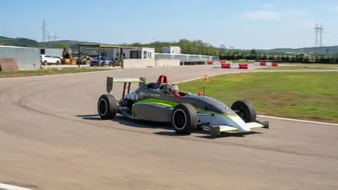 Formula Renault 1.6-os versenyautó vezetés a Szada-Ringen 9