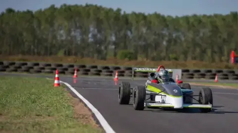 Formula Renault 1.6-os versenyautó vezetés a Szada-Ringen 7