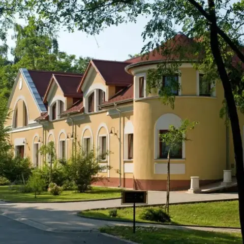 Geréby Kúria Hotel és Lovasudvar: 2 éjszaka kettesben – Lovaglással!