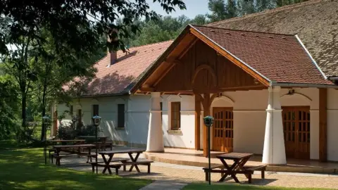 Geréby Kúria Hotel és Lovasudvar: 2 éjszaka kettesben – Lovaglással! 5