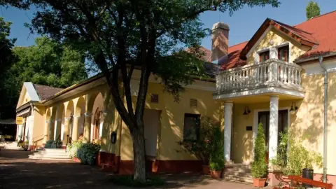 Geréby Kúria Hotel és Lovasudvar: 2 éjszaka kettesben – Lovaglással! 13