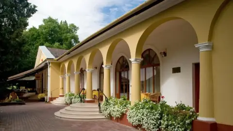 Geréby Kúria Hotel és Lovasudvar: 2 éjszaka kettesben – Lovaglással! 34