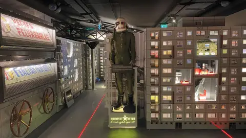 Családi belépő a Budapest Retro Élményközpontba + Ajándék hot dog menüvel! 13