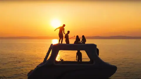 Piknik a Balatonon kettesben – 1 óra privát hajózás Siófokon 9