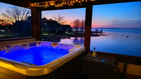 Hétköznapi feltöltődés szerelmeseknek – Mediterrán szállás 2 főre Siófokon 7